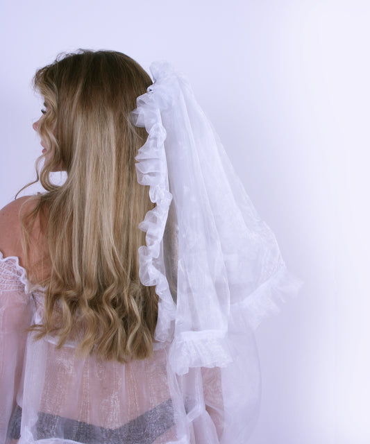 ESSIE VEIL ♡ WHITE ORGANZA RUFFLE VEIL HAIR CLIP