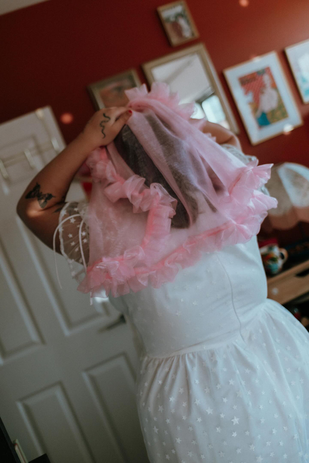 ESSIE ♡ Organza Ruffle Veil