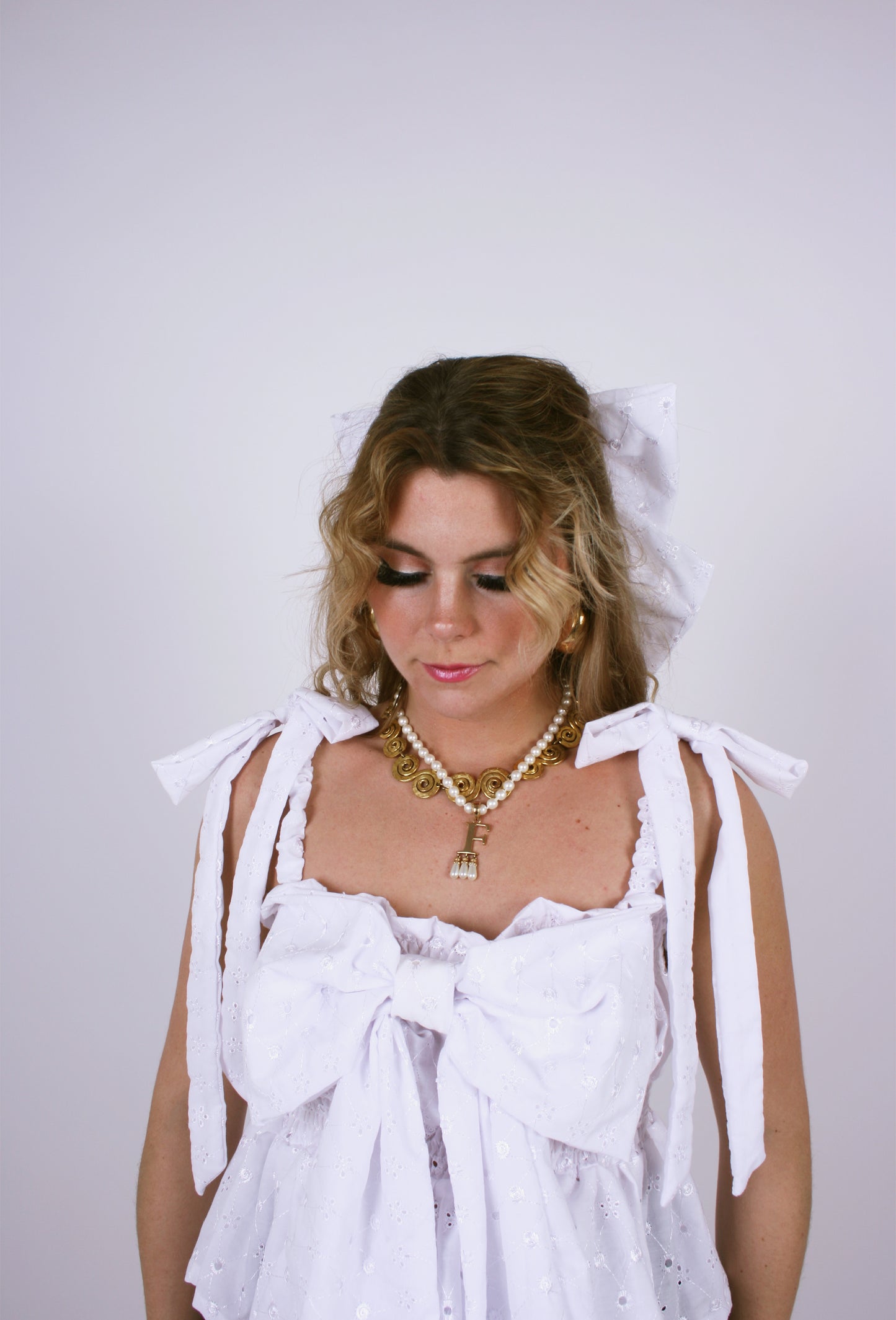 XL OVERSIZED BOW ✿ in White Broderie Anglaise Cotton