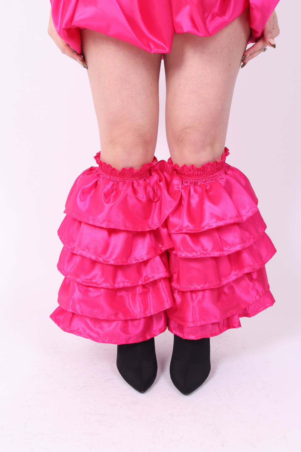 DELTA RUFFLES ✧ In Fuchsia Pink Taffeta