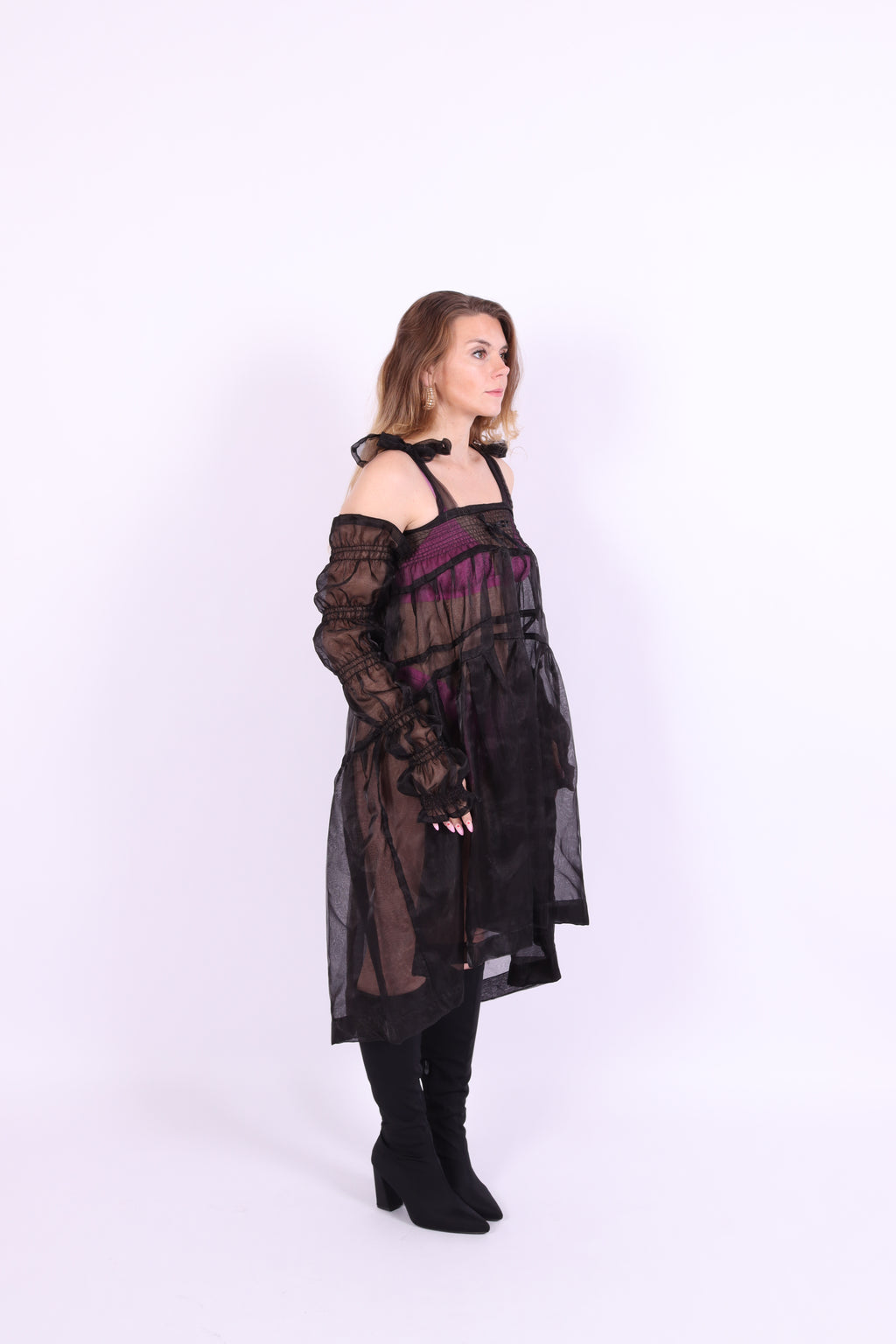 A pair of black organza puff sleeves with adjustable length and thumb hole, designed to be fingerless. Delta Of Phoenix Black Buffy Sleeves