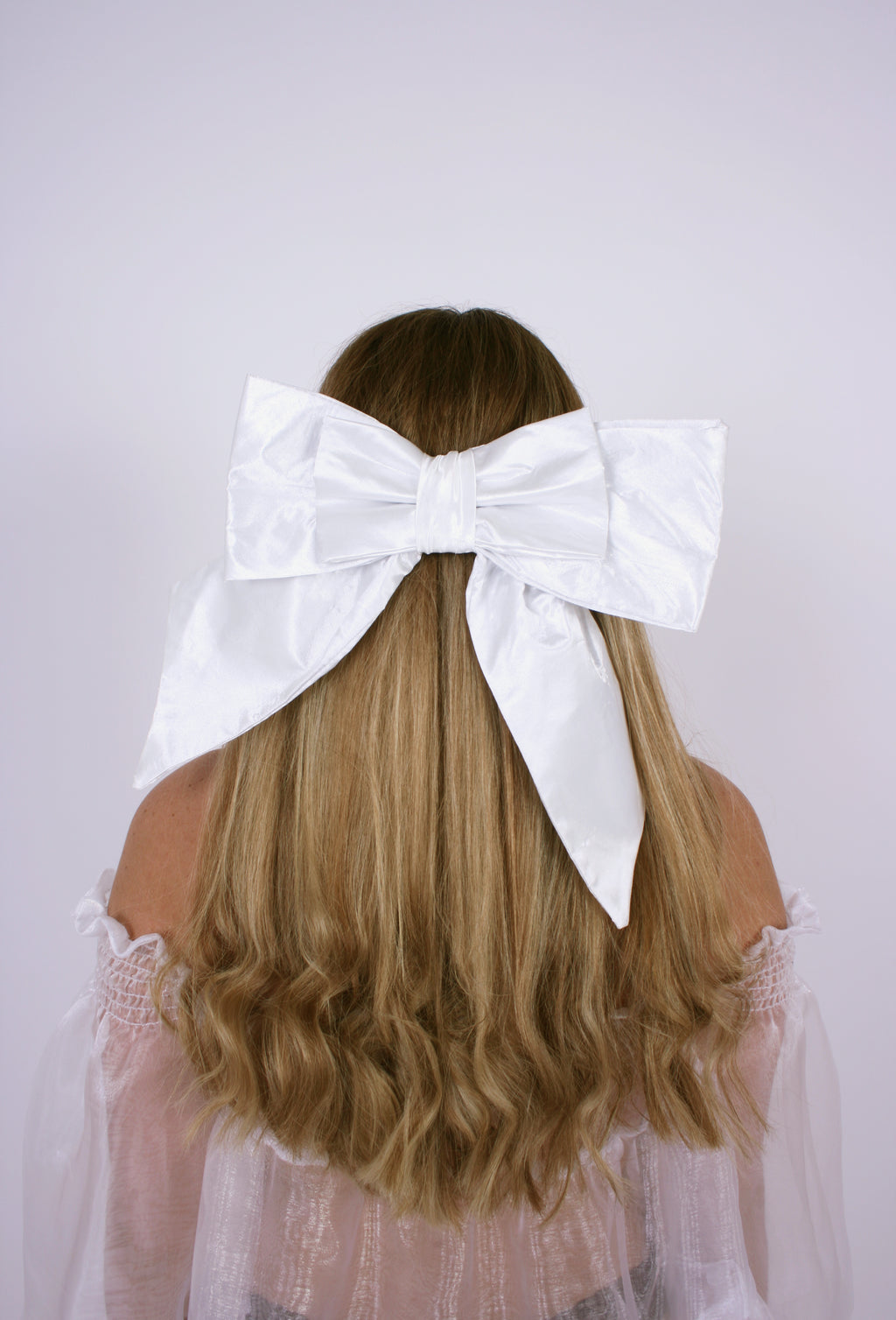 BUNNY BOW ✧ in White Silk